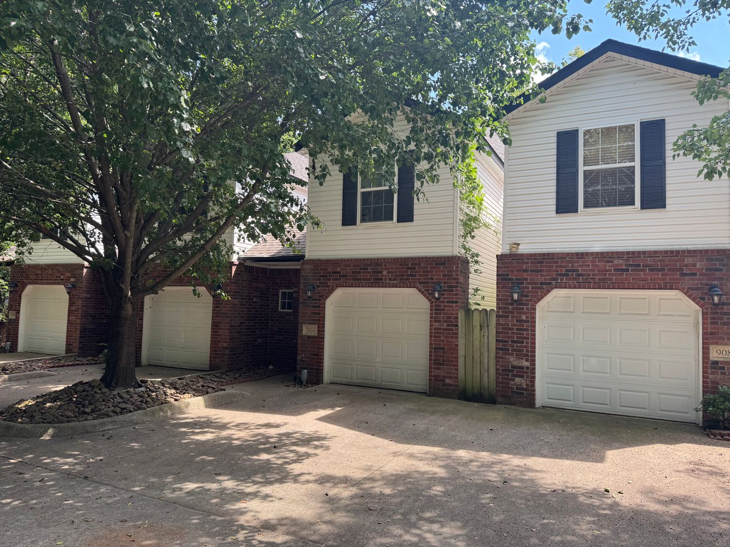 Fayetteville House: 904 S Wood Ave