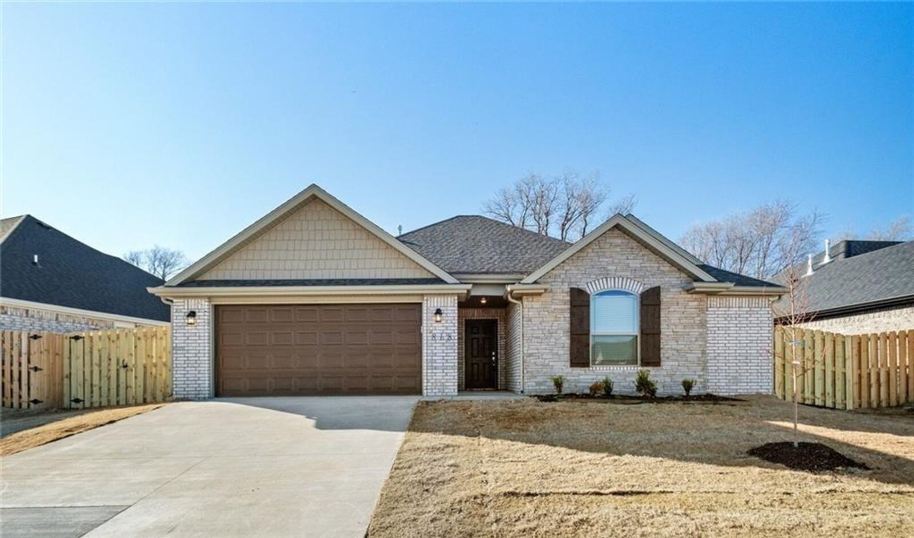 Lowell House: 818 Copper St. Lowell, AR 72745