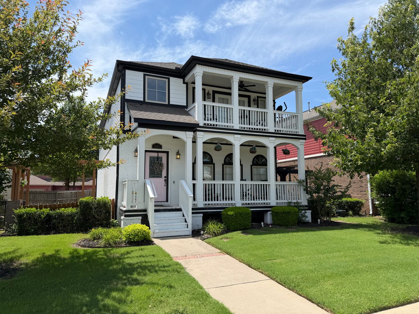 Fayetteville House: 561 N Rupple Rd