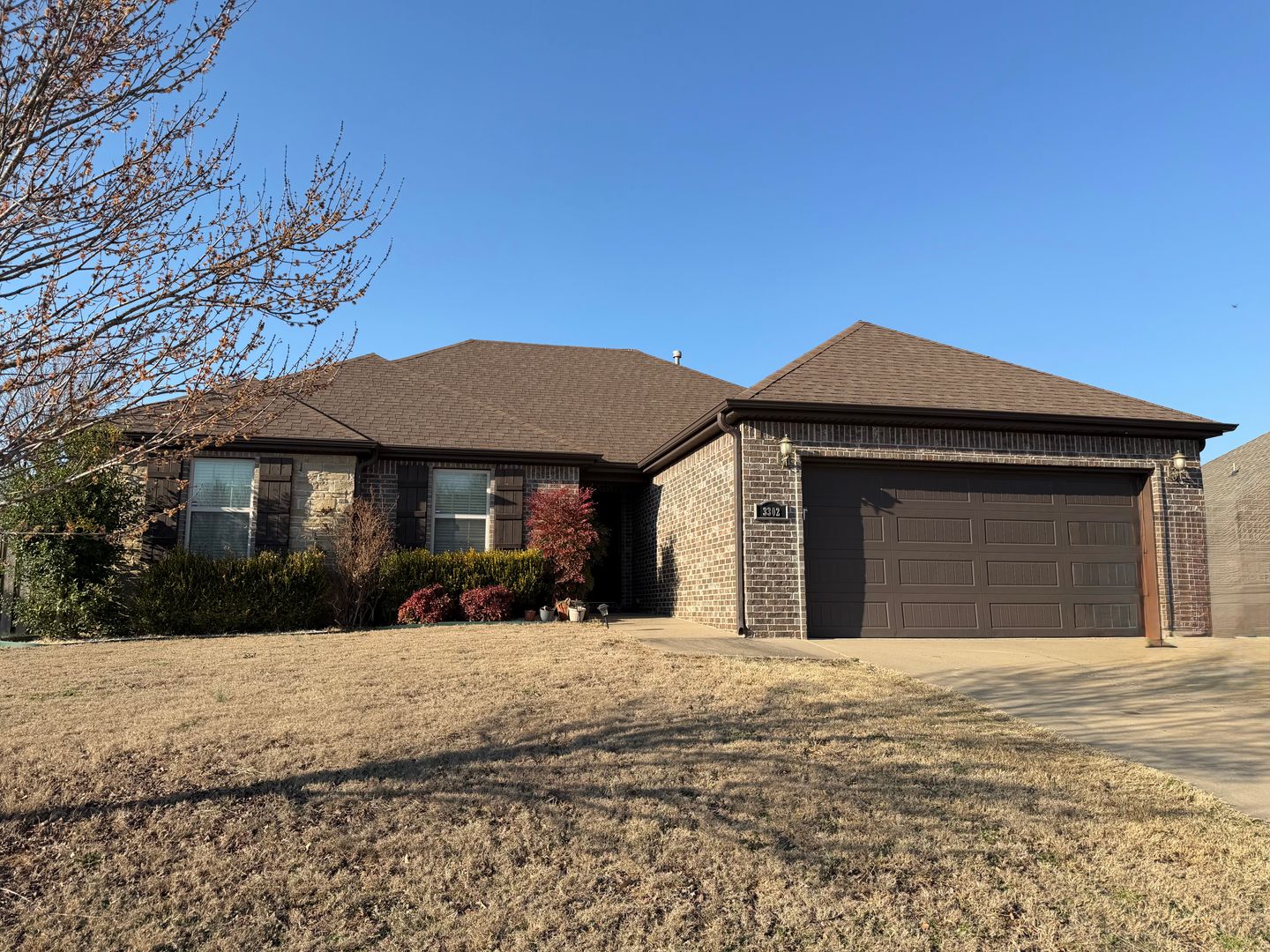 Bentonville House: 3302 SW Briar Creek Avenue