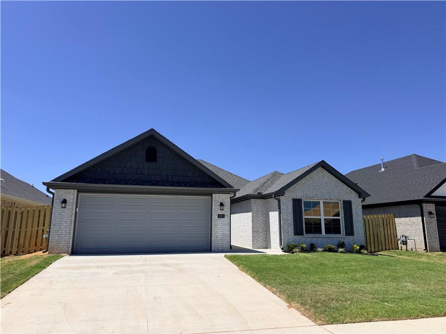Fayetteville House: 4225 W Barhem Drive