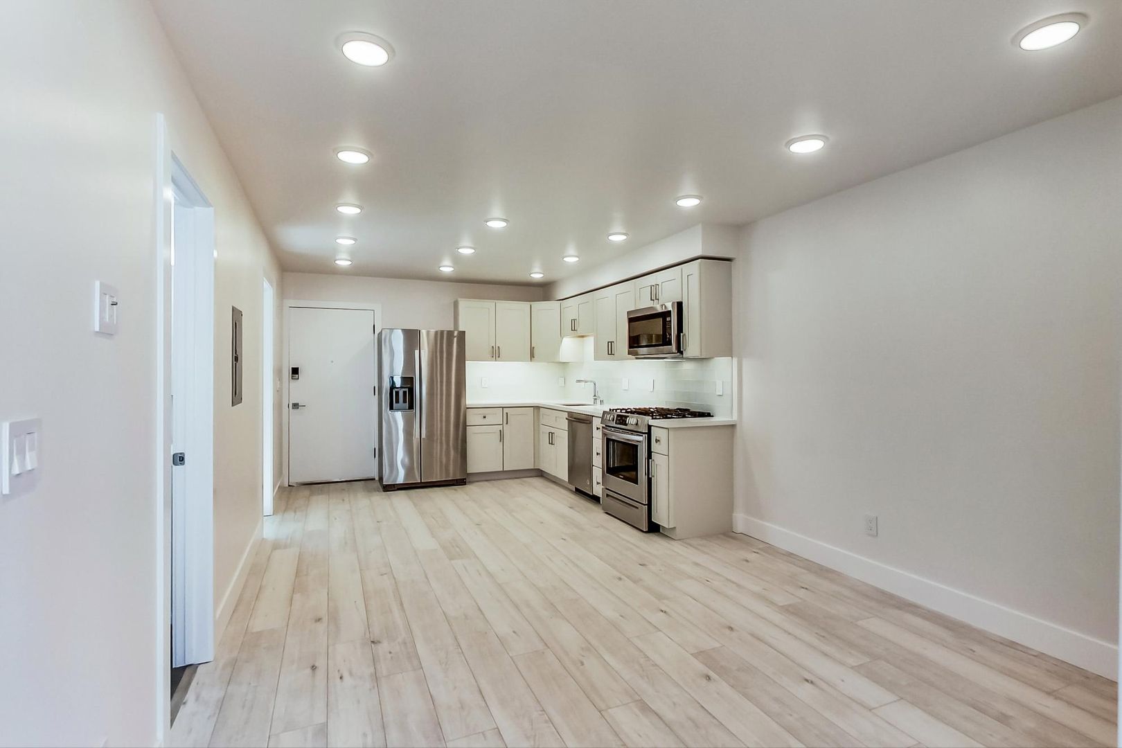 San Francisco Apartment: 1454 S Van Ness Ave