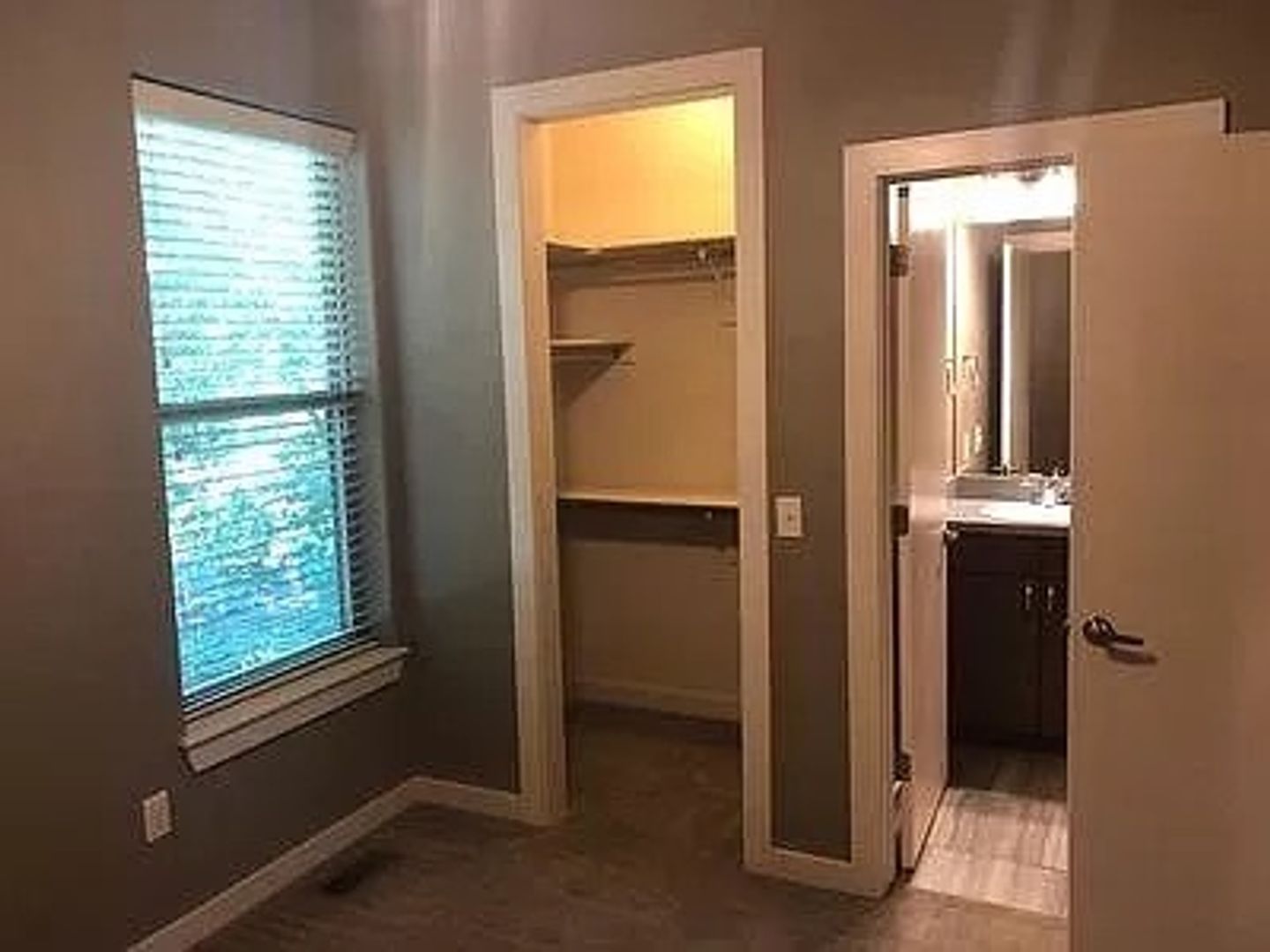 Fayetteville Apartment: 719 Oakland Ave