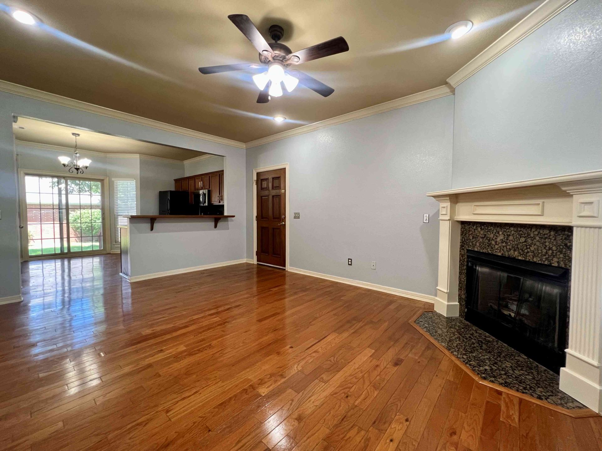 Fayetteville Apartment: 529 E Miracle Dr