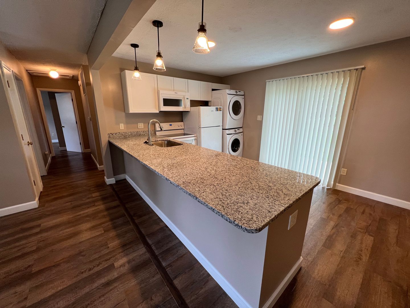 Bloomington Apartment: 2219 E 7th St