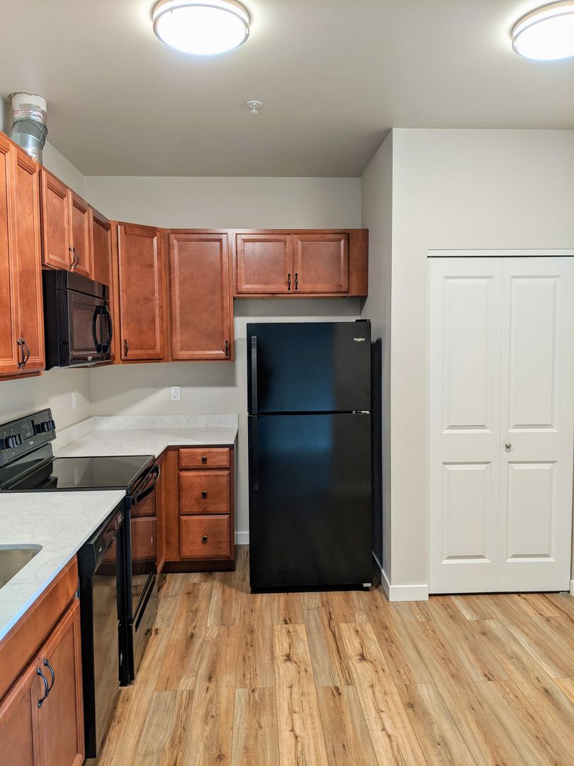 Tacoma Apartment: 7425 S D St