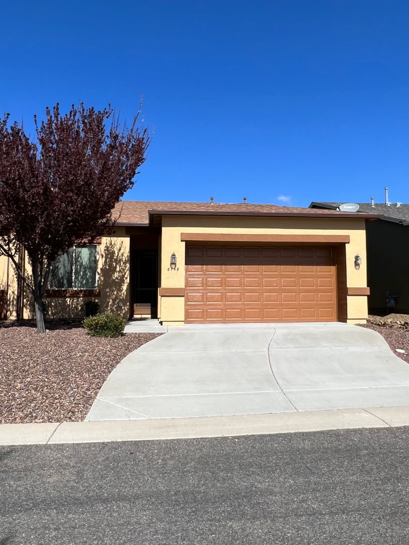 Prescott Valley House: 6749 E Devon Court