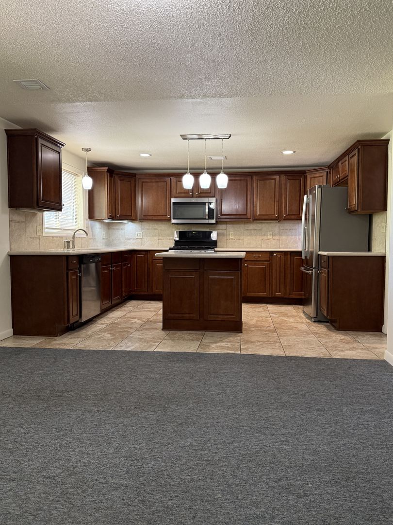 Prescott Apartment: 812 Coronado Avenue