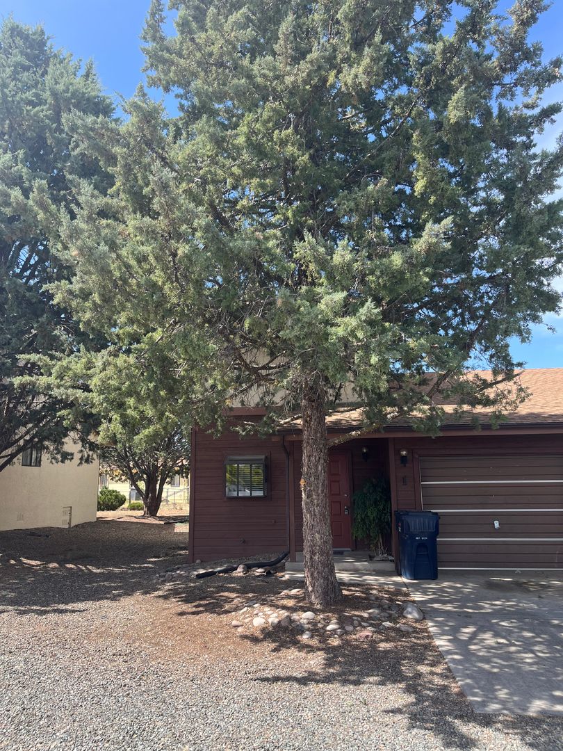 Prescott Valley Apartment: 7665 E. Spouse Drive