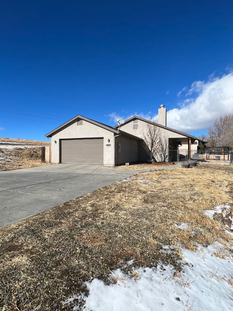 Prescott Valley House: 4321 N Lone Cactus Drive