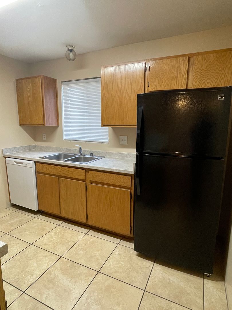 Prescott Apartment: 941 Gail Gardner Way