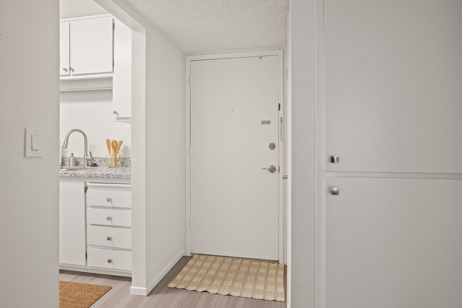 Redwood Tree Apartments 7 of 12
