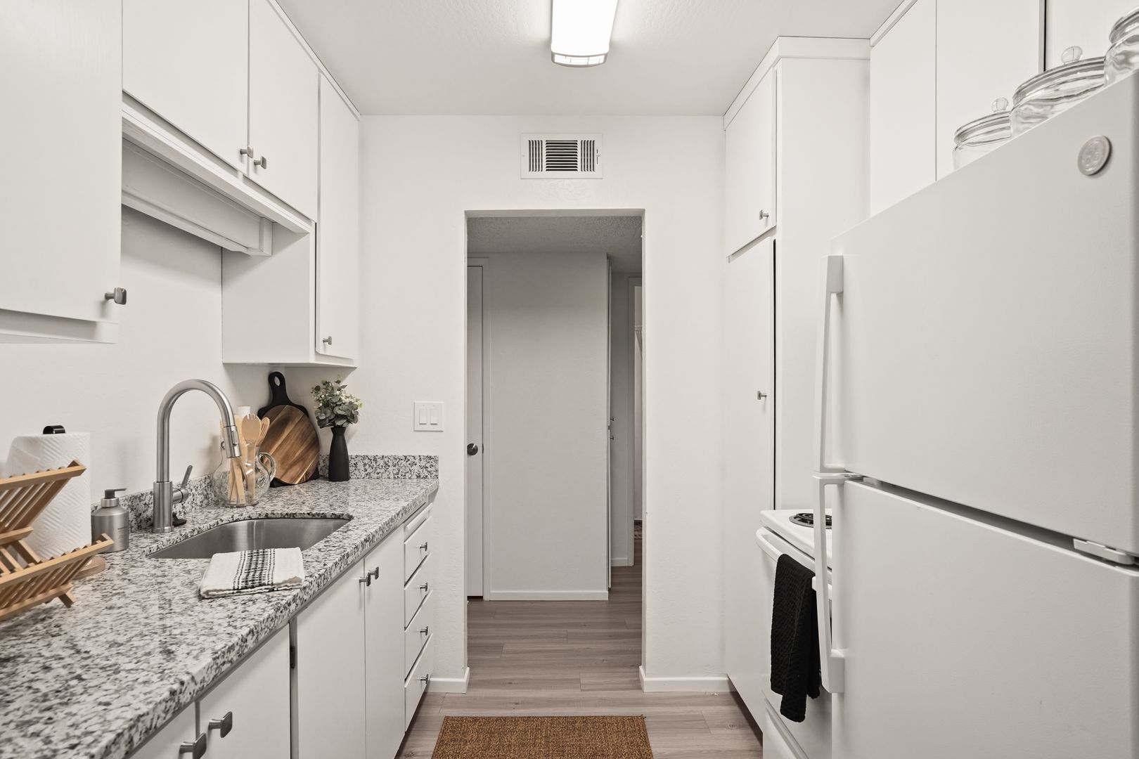 Redwood Tree Apartments 12 of 12