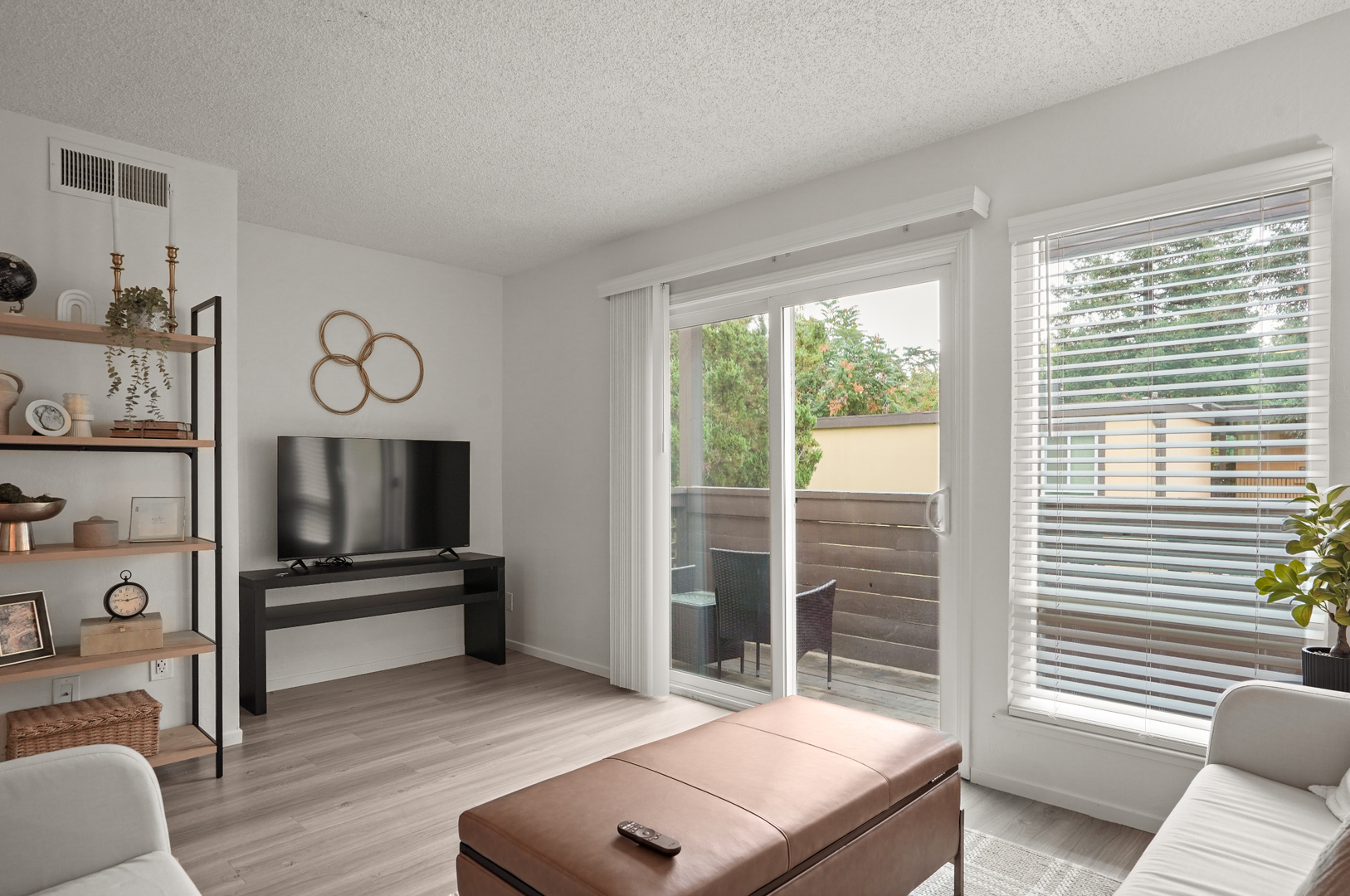 Redwood Tree Apartments 6 of 12