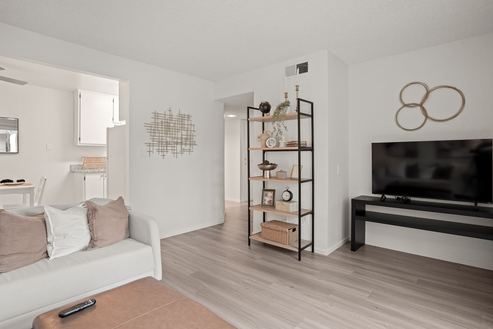 Redwood Tree Apartments 9 of 12