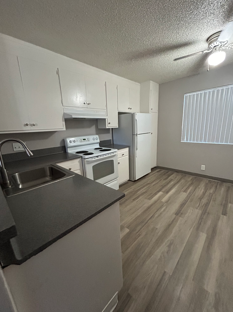 Modesto Apartment: 1625 Scenic Drive