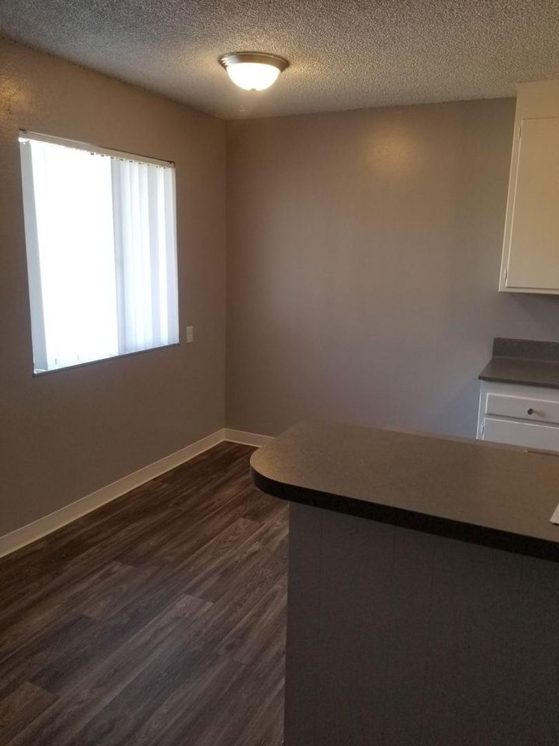 Modesto Apartment: 1625 Scenic Drive