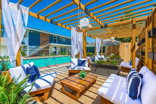 Cabana Pool Life for Summer – photo 1