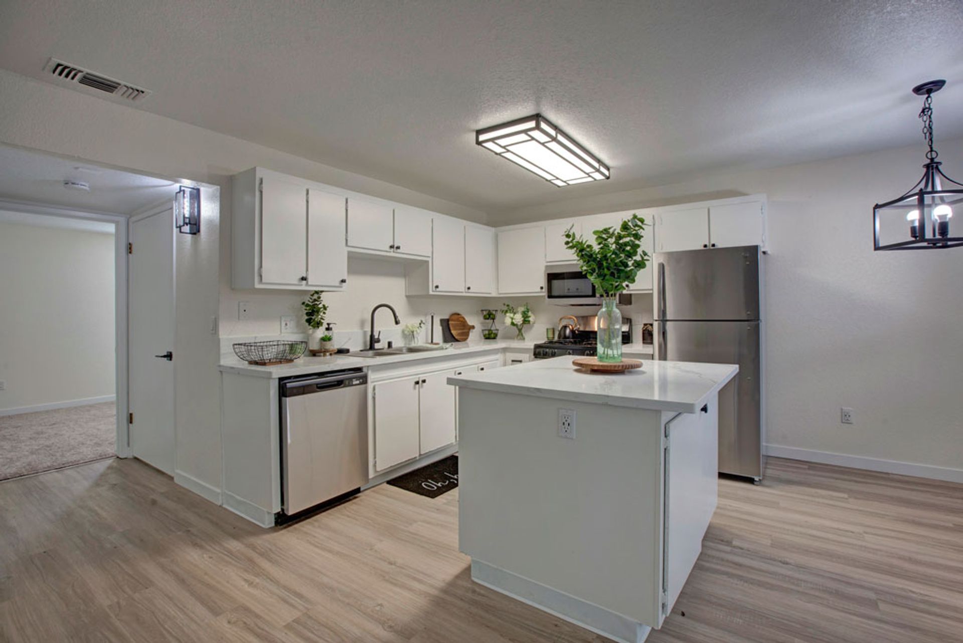 Davis Apartment: 811 F Street