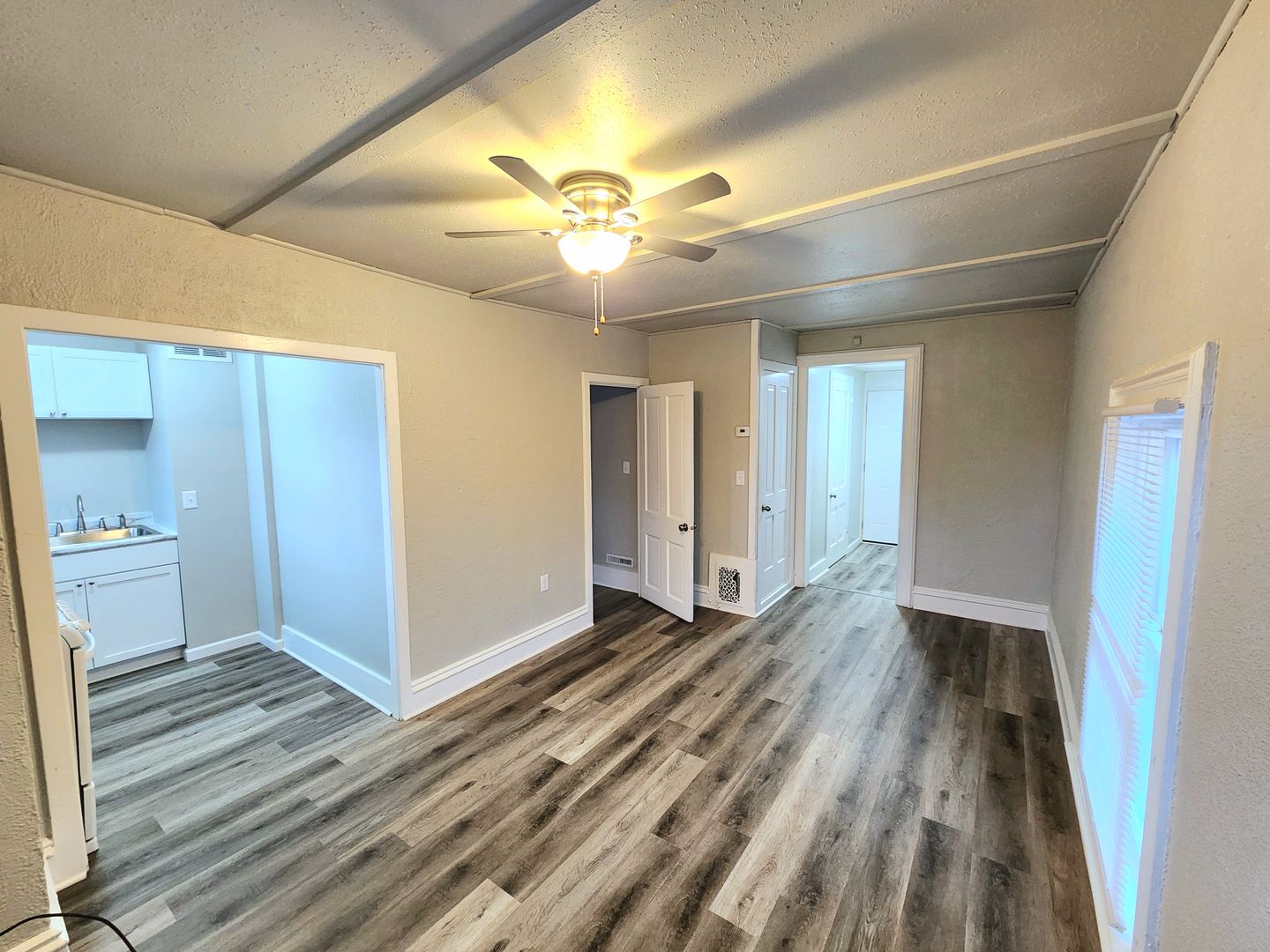 Baraboo Apartment: 405 4th Ave