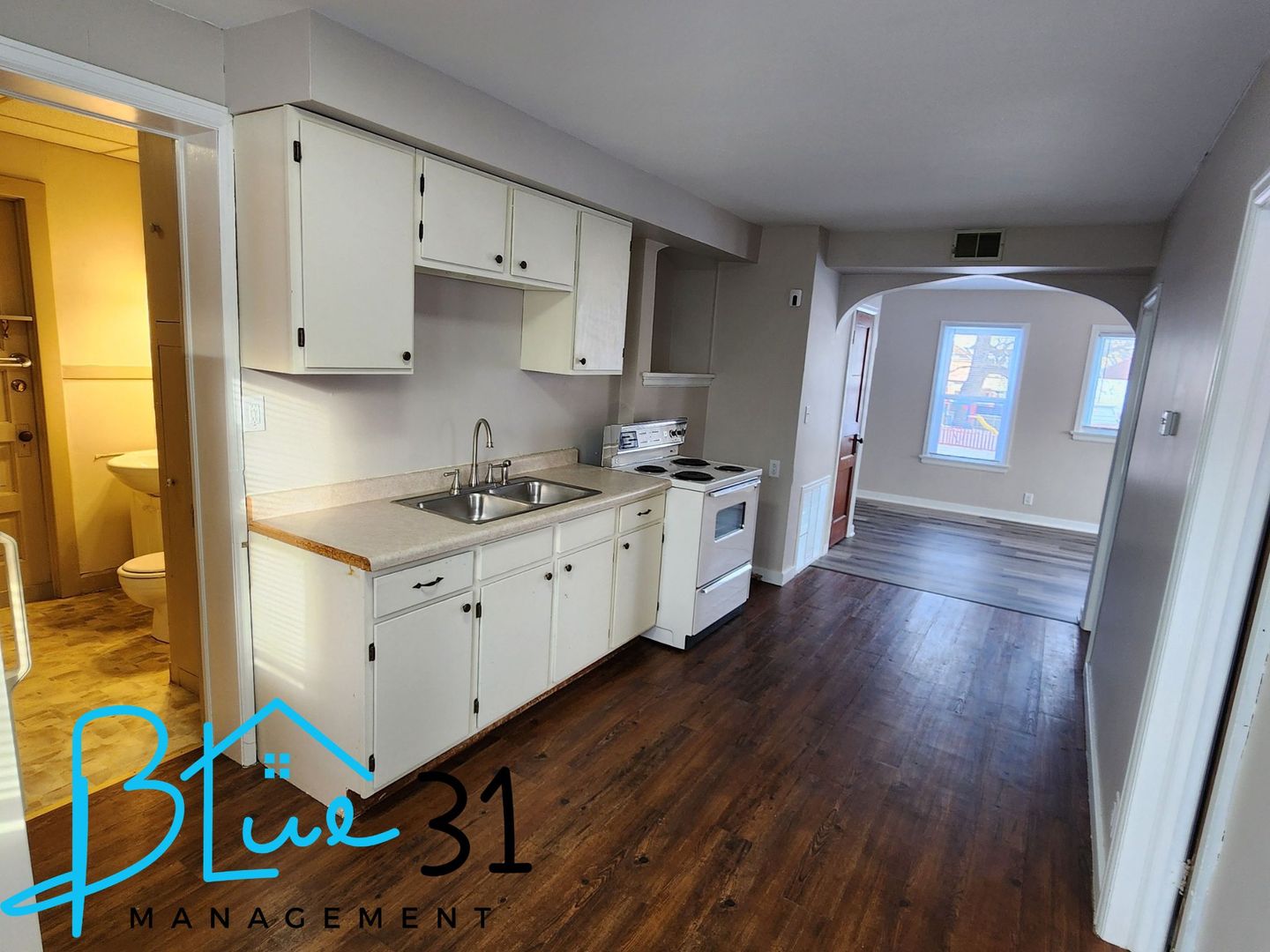 Baraboo Apartment: 405 4th Ave