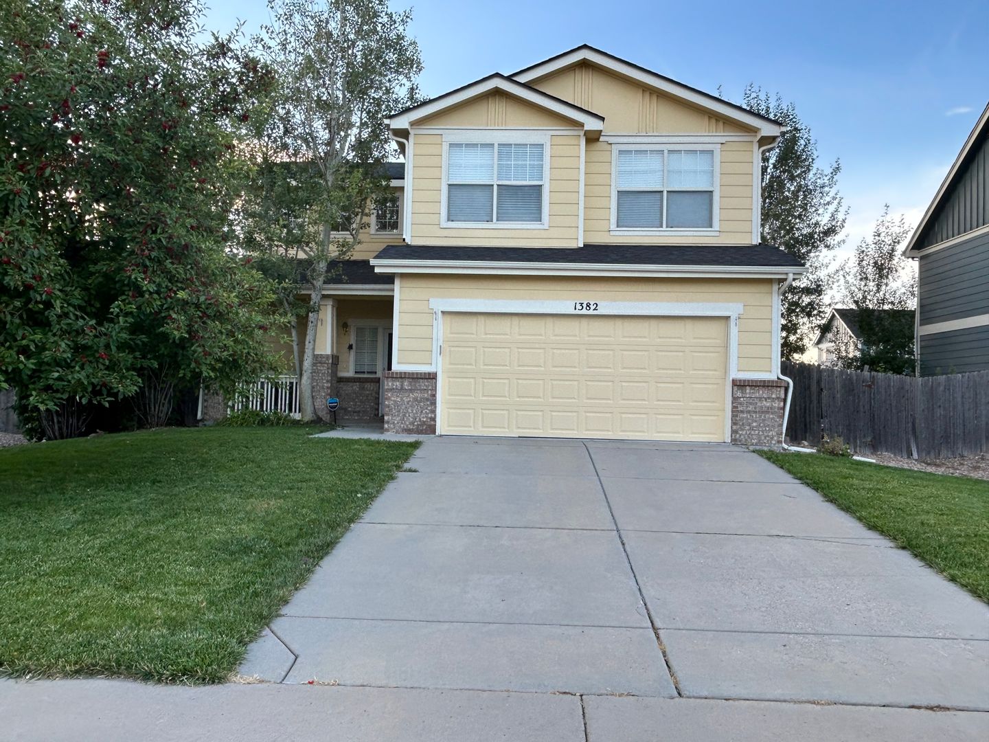 Castle Rock House: 1382 N Stratton Ave