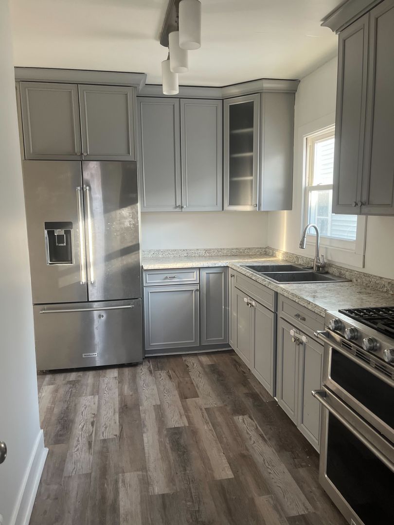 Muskegon Apartment: 488 W Muskegon