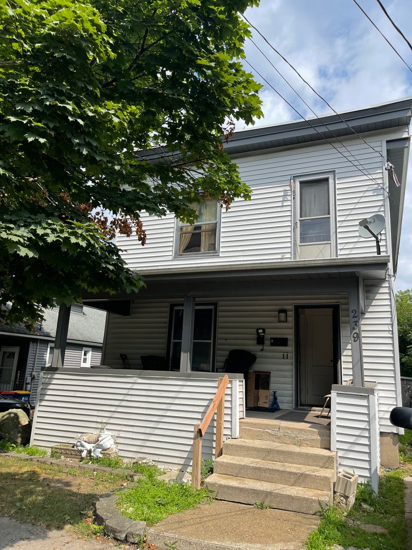Grand Rapids Apartment: 239 Ann St NE