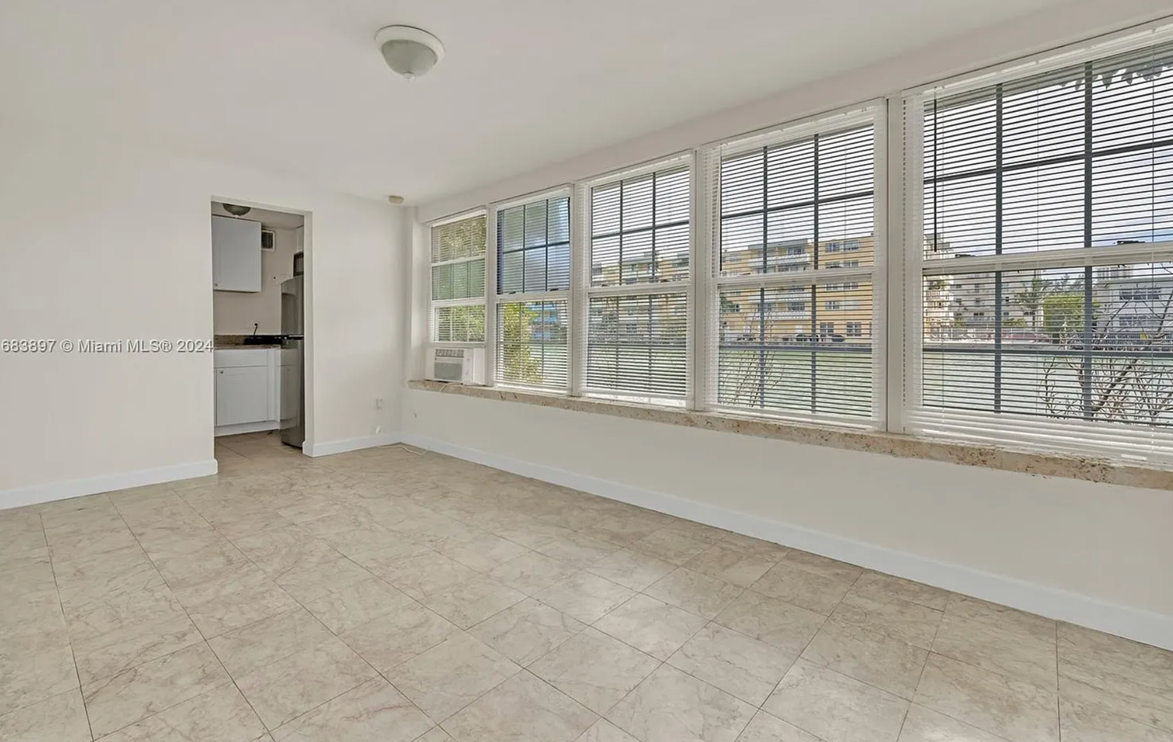 Miami House: 7885 Crespi Blvd