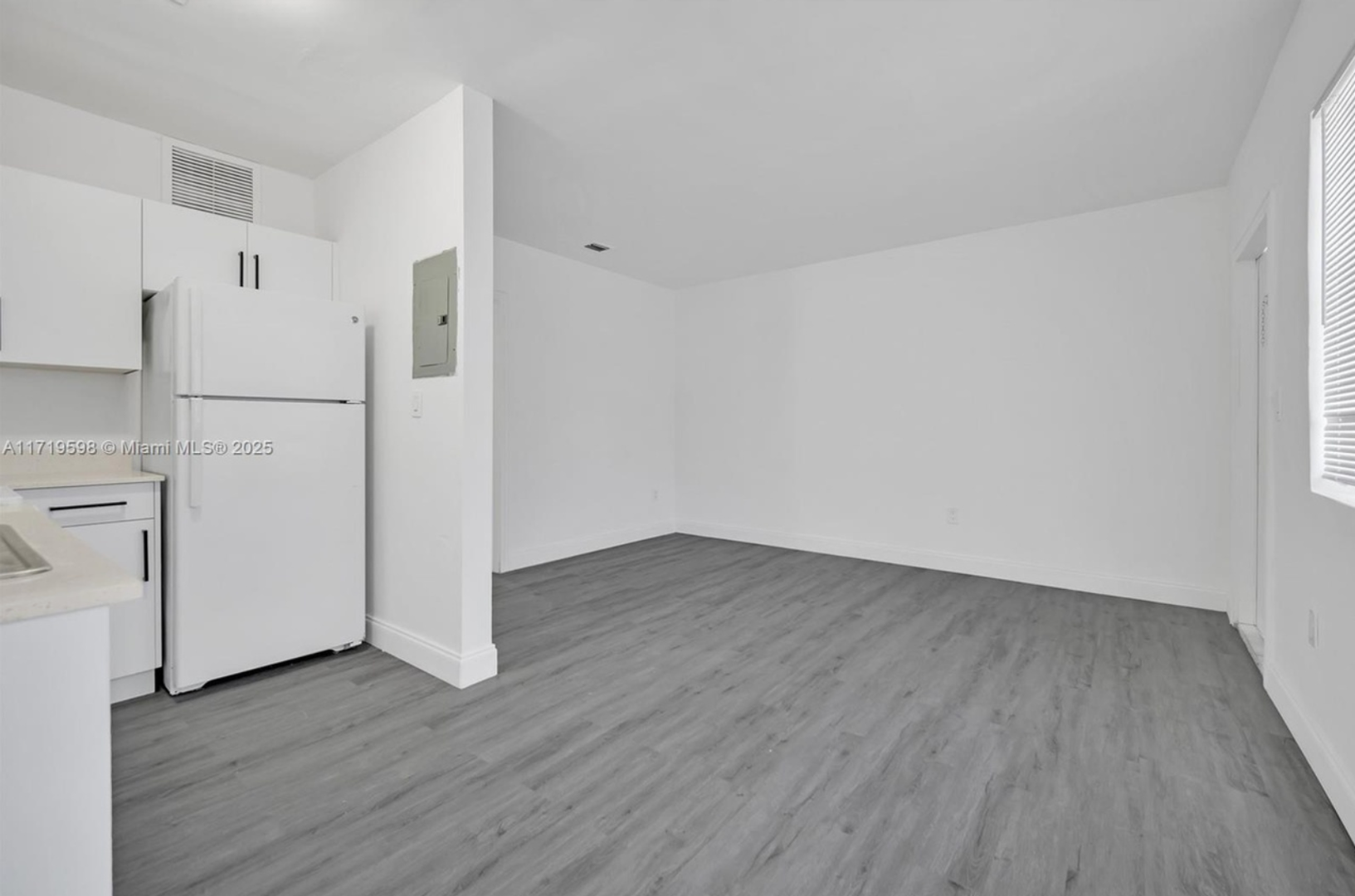 Miami Beach House: 740 84th Street