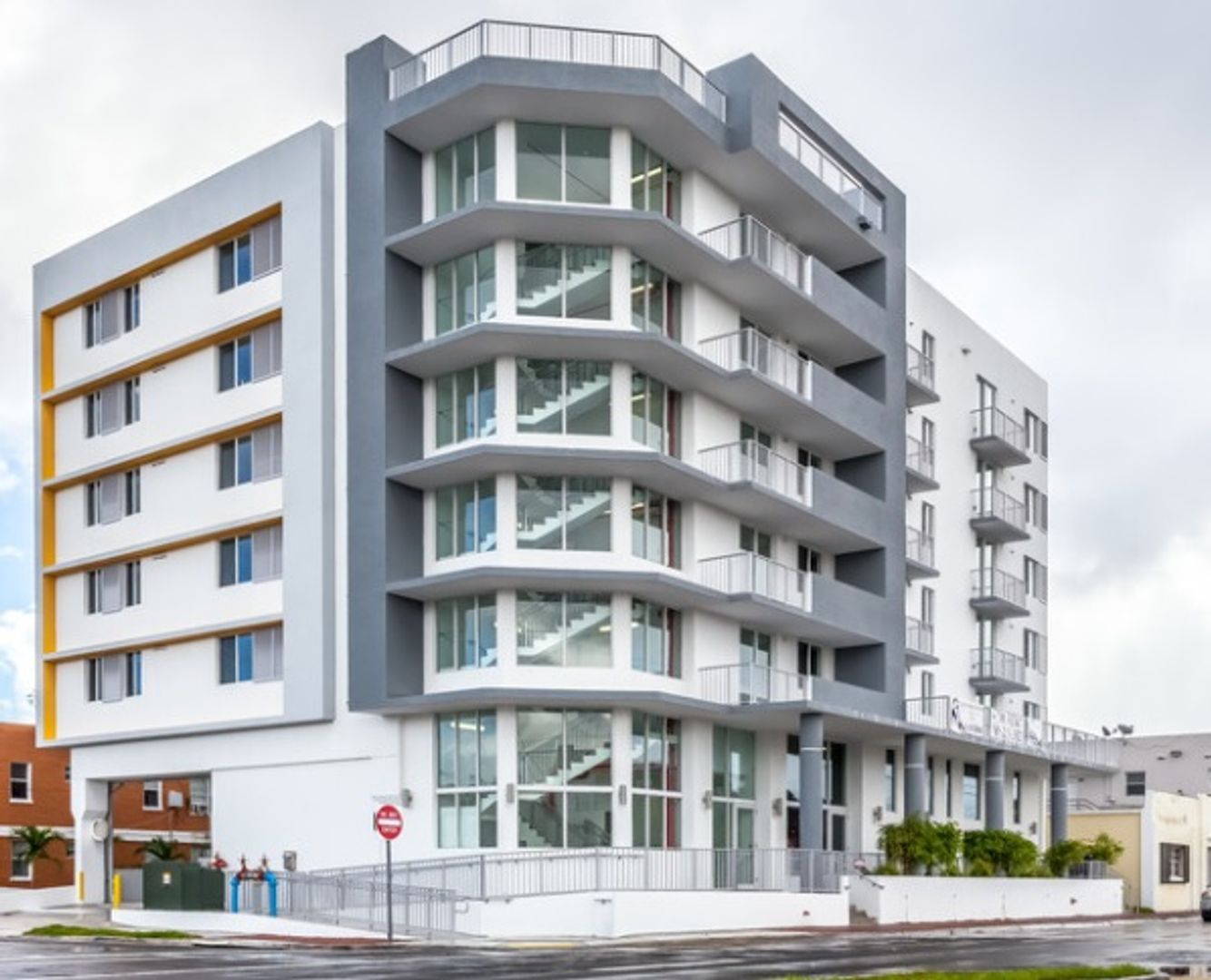 Miami Apartment: 401 SW 17th Ave