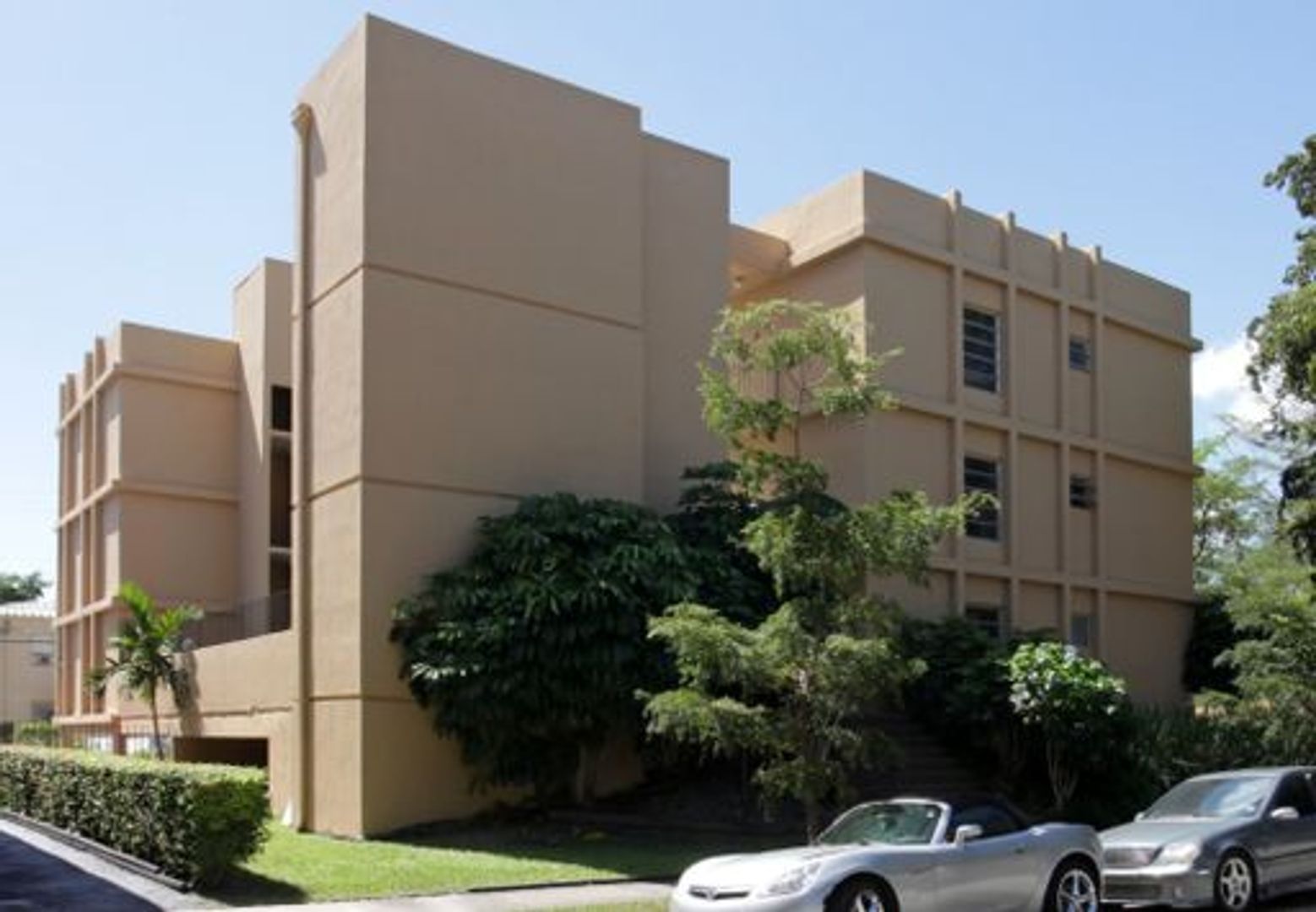 Coral Gables Apartment: 230 Calabria Avenue