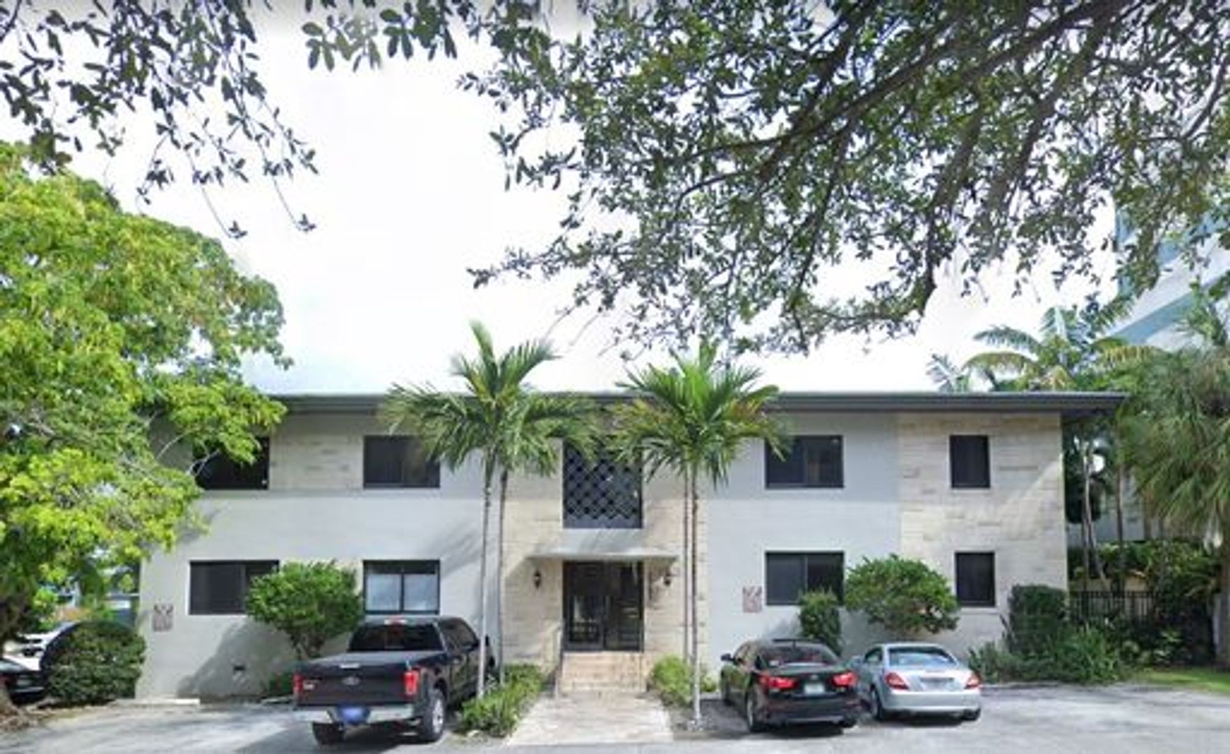 Coconut Grove Apartment: 3201 Aviation ave