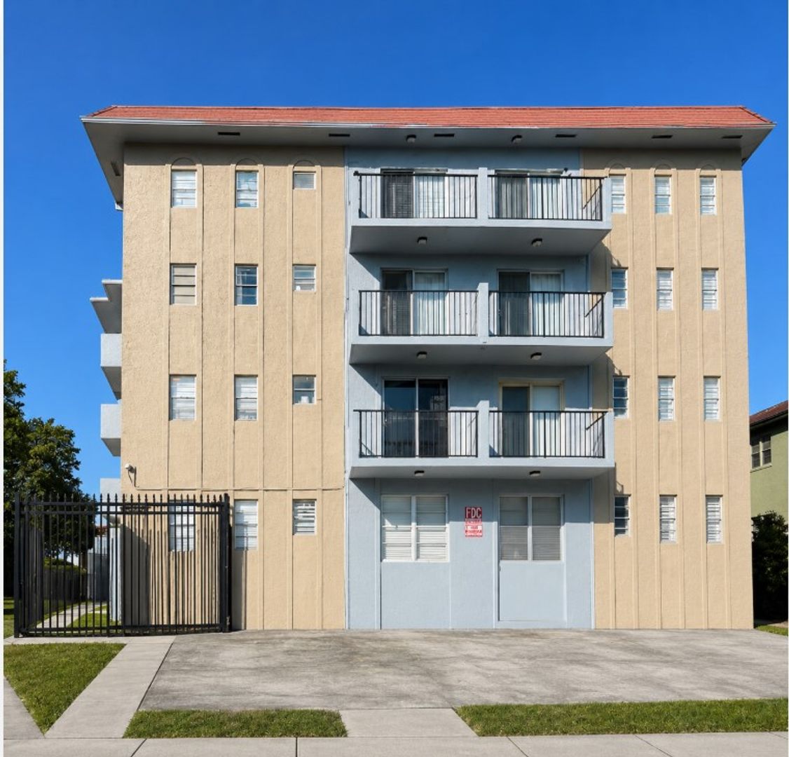 Miami Apartment: 555 SW 4Th St