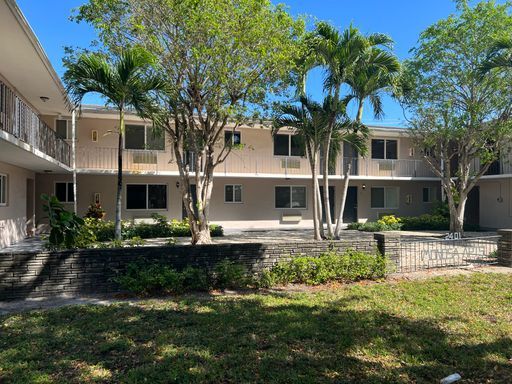 1b/1b Beautiful remodeled Coral Way unit. Don’t miss this one! – photo 1