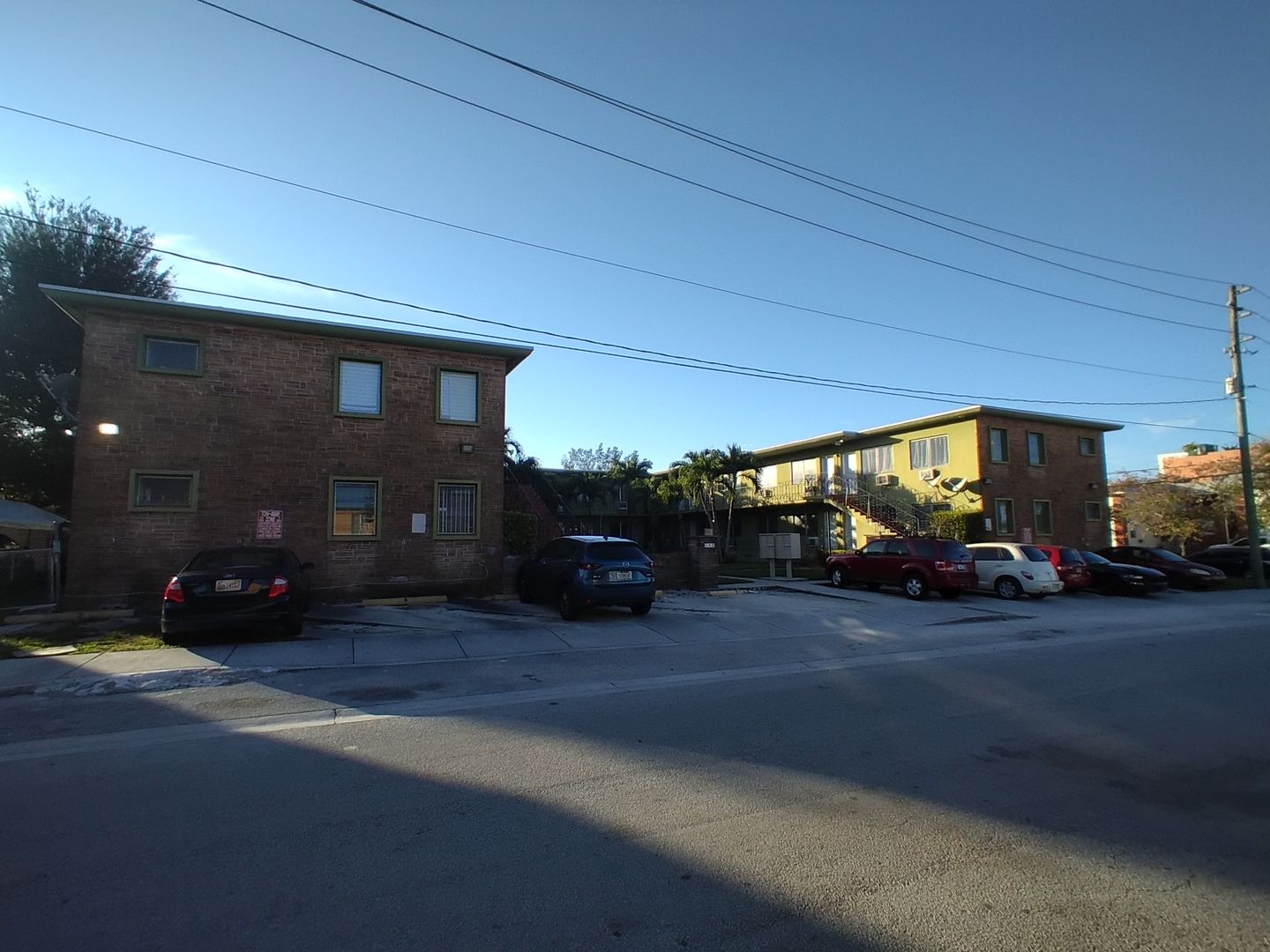 Miami Apartment: 600 SW 9 AVE