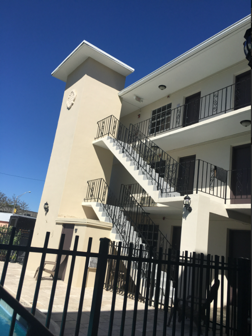 Miami Apartment: 3270 West Trade Ave