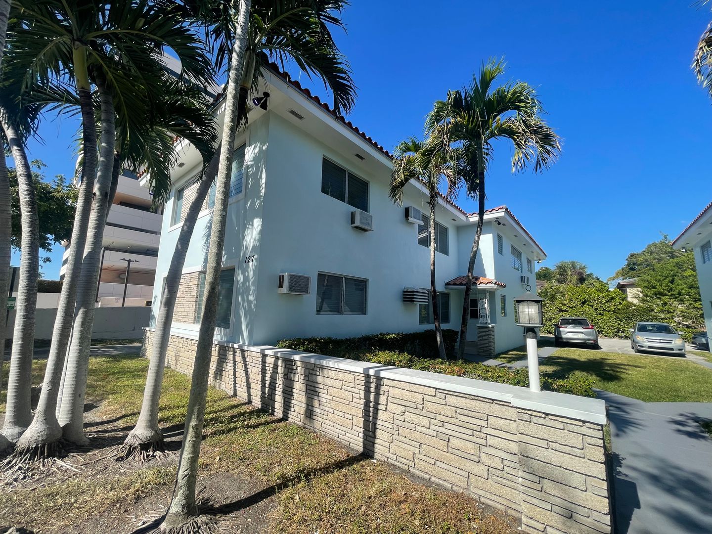 Coral Gables Apartment: Santillane Ave