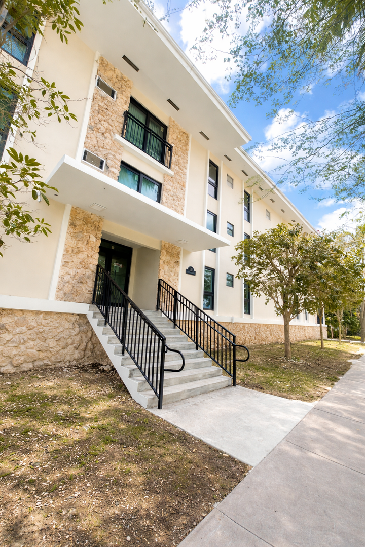 Coral Gables Apartment: 110 Sidonia Ave