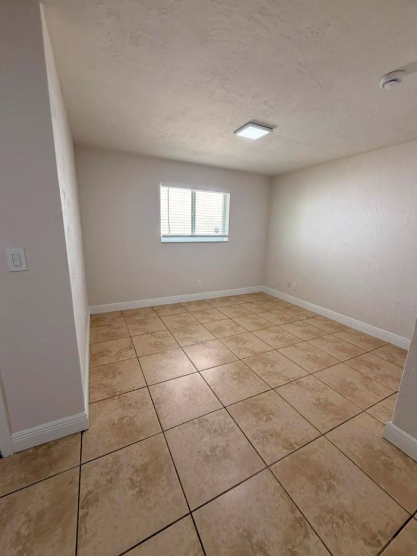 224 SW 4 Ave 3 of 12