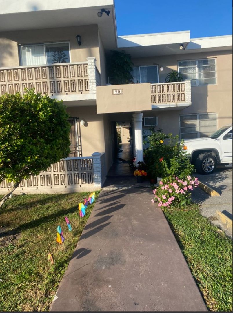 Miami Apartment: 70 SW 30th Ave