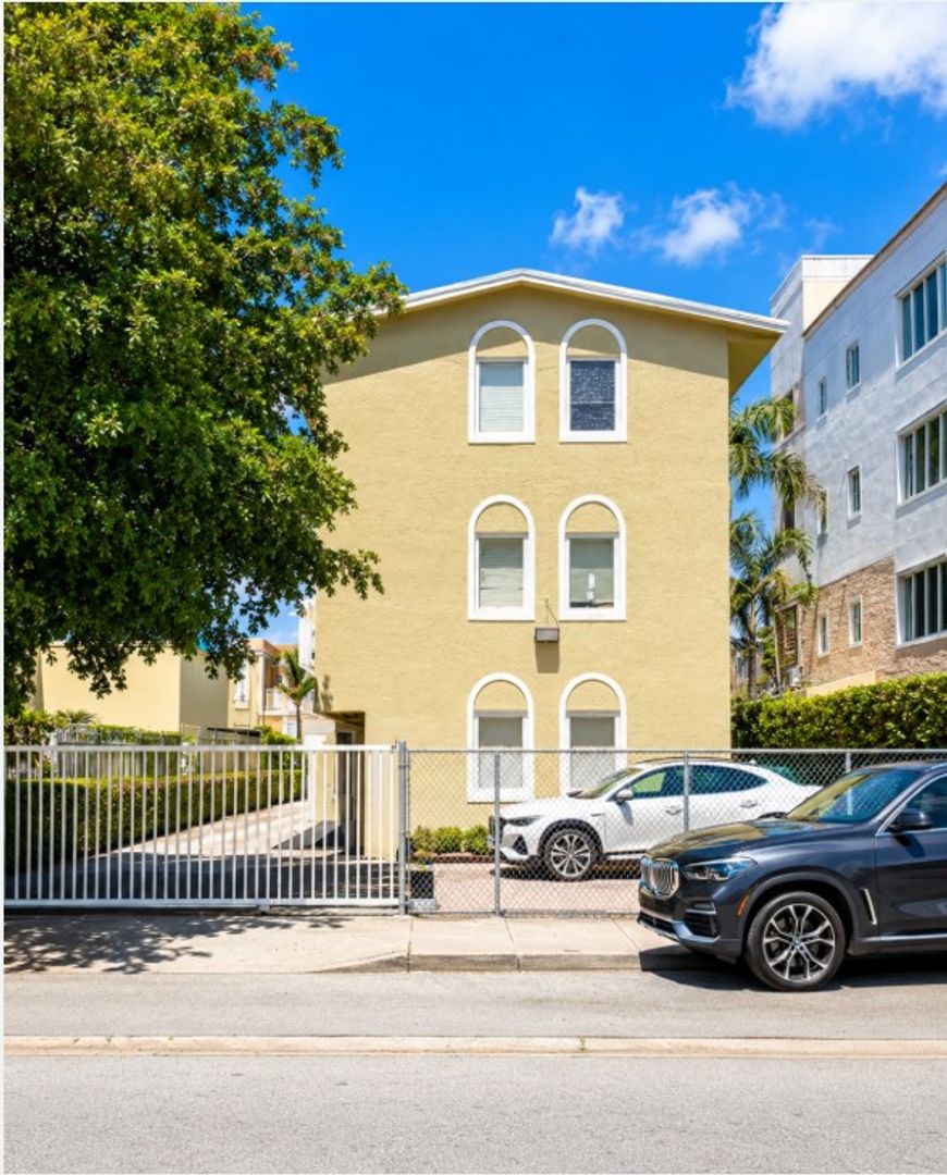 Miami Apartment: 224 SW 4 Ave