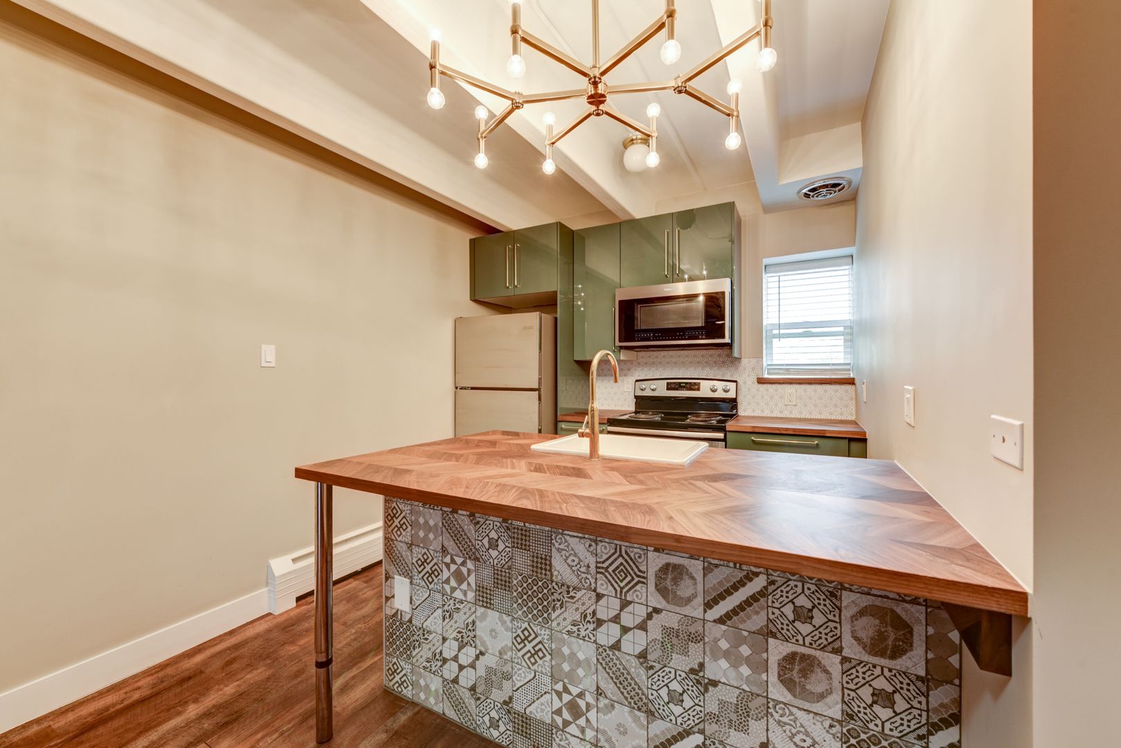 Denver Apartment: 1380 Steele St.