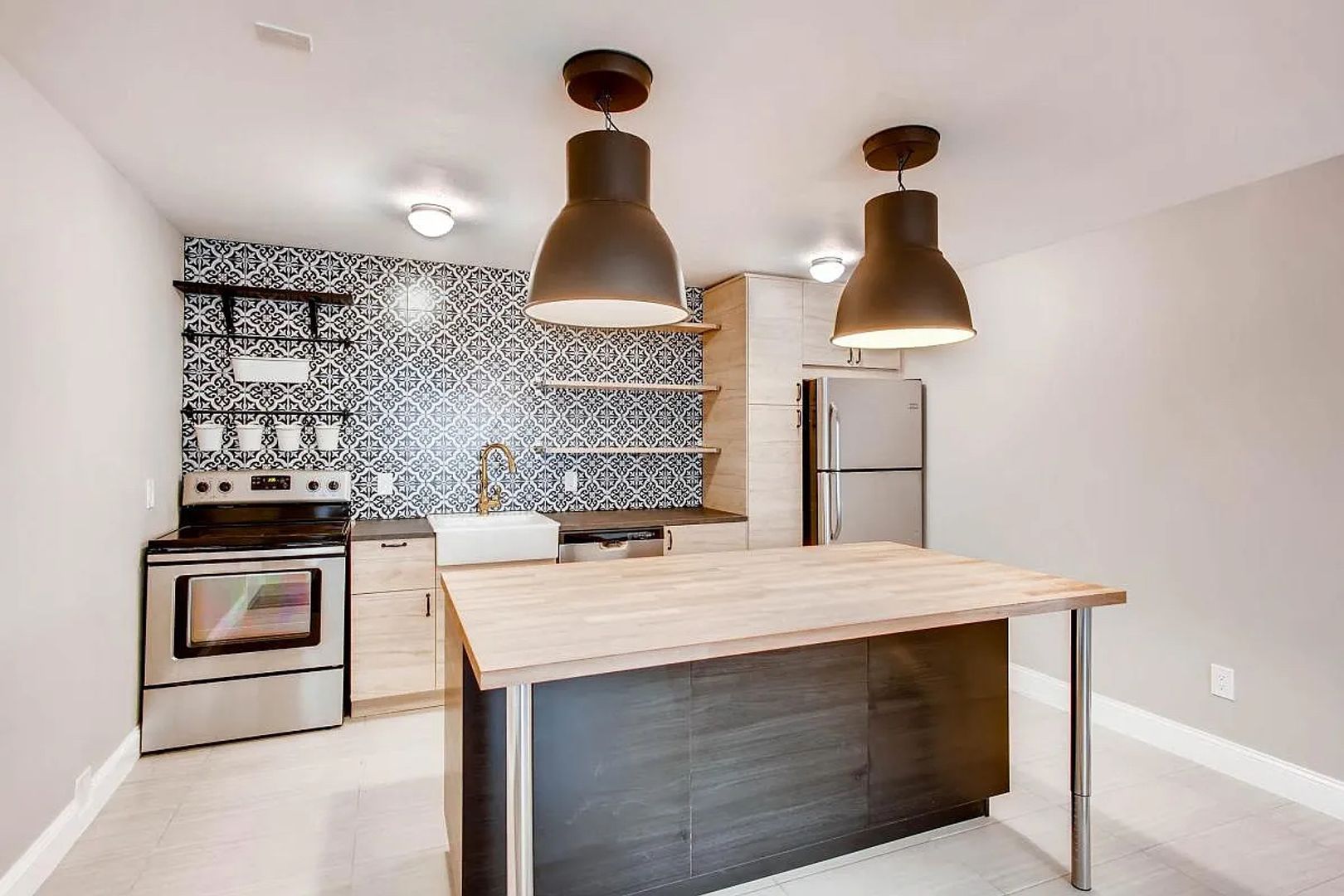 Westminster Apartment: 7155 Hooker Street