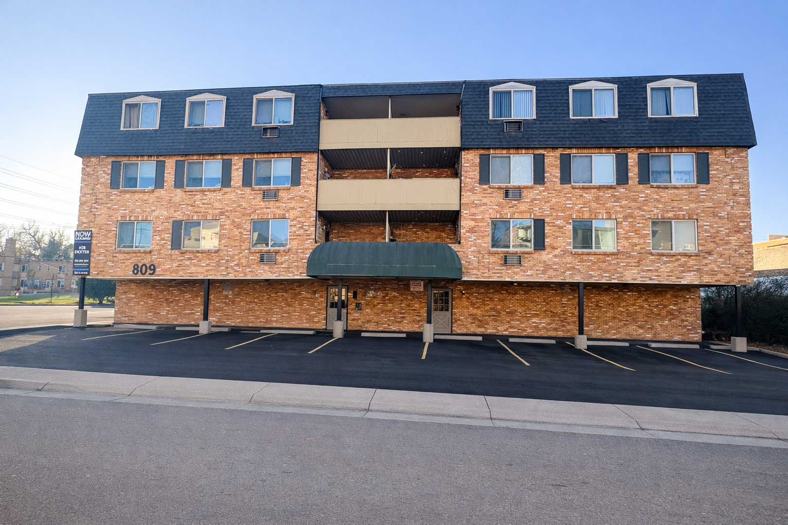 Denver Apartment: 809 Dexter Street