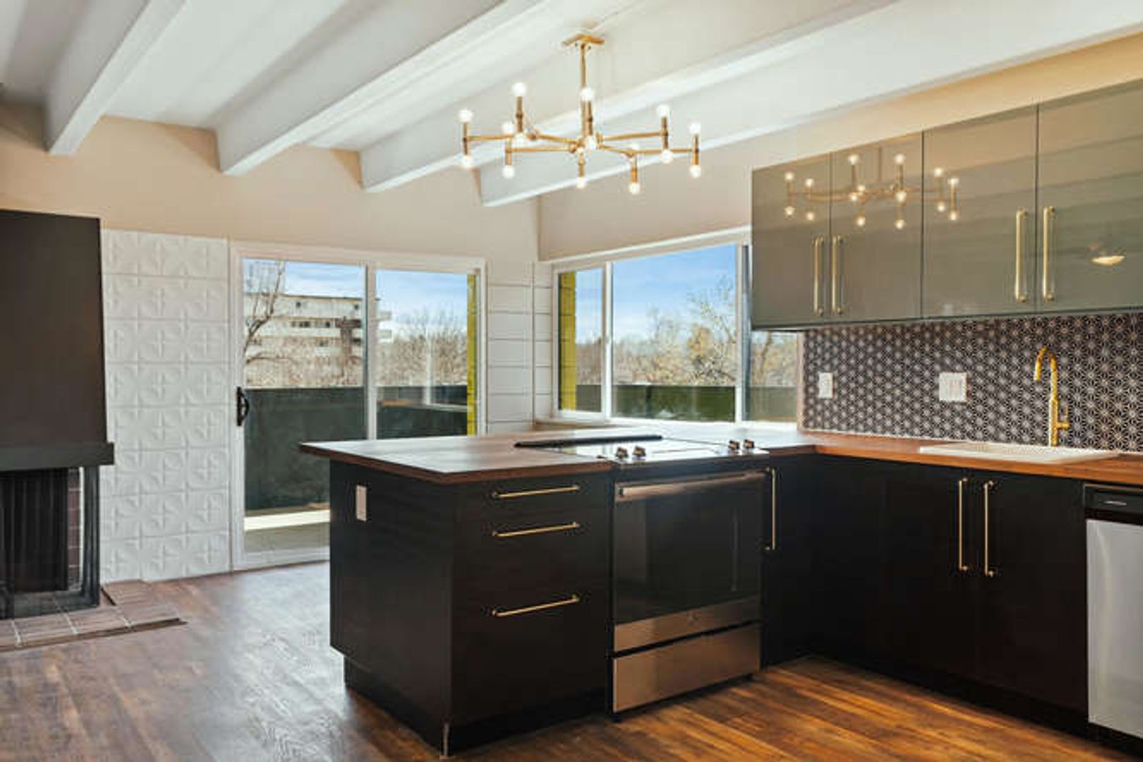 Denver Apartment: 1380 Steele St.