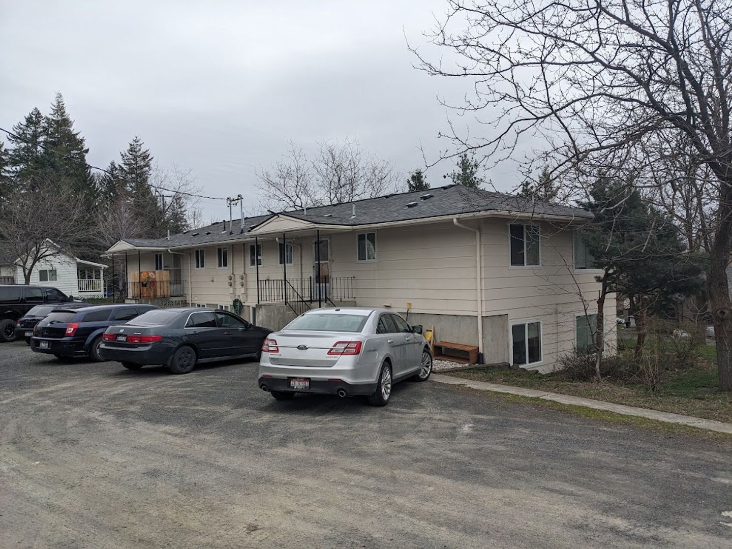 Genesee Apartment: 412 North Fir Street