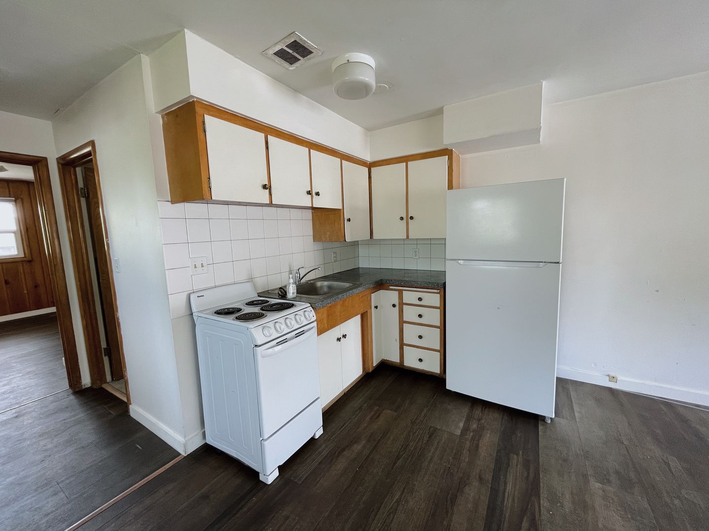 Moscow Apartment: 905 West A Street