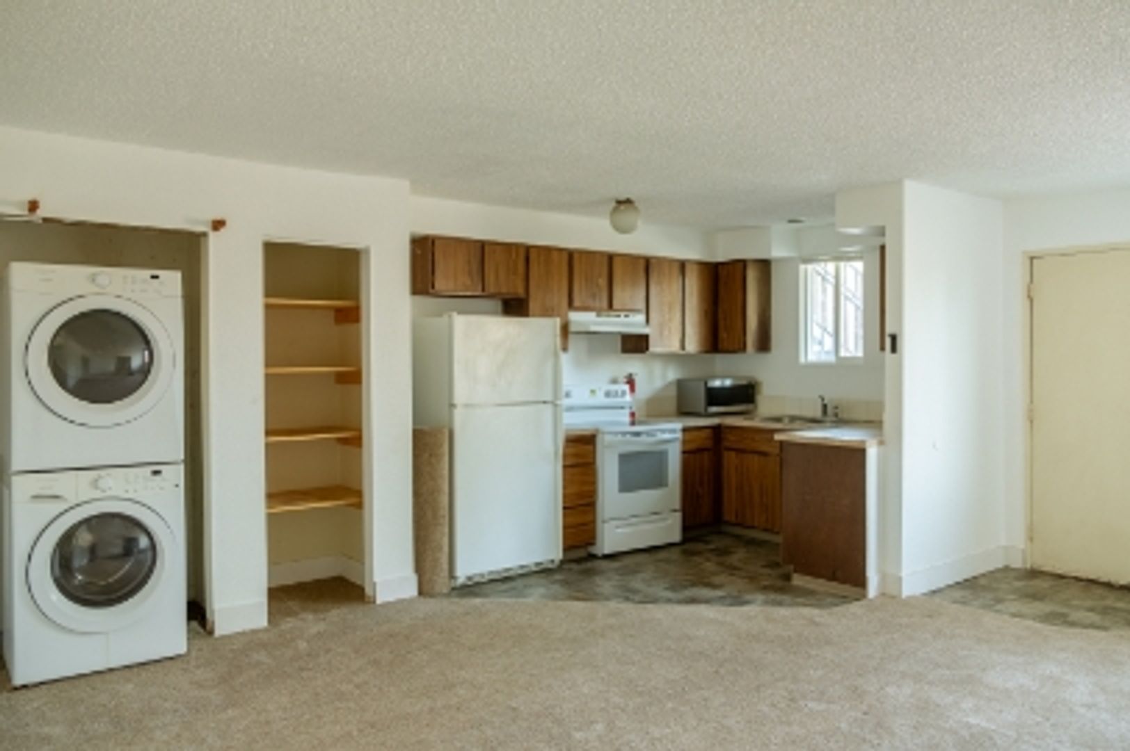 Moscow Apartment: 835 Travois Way