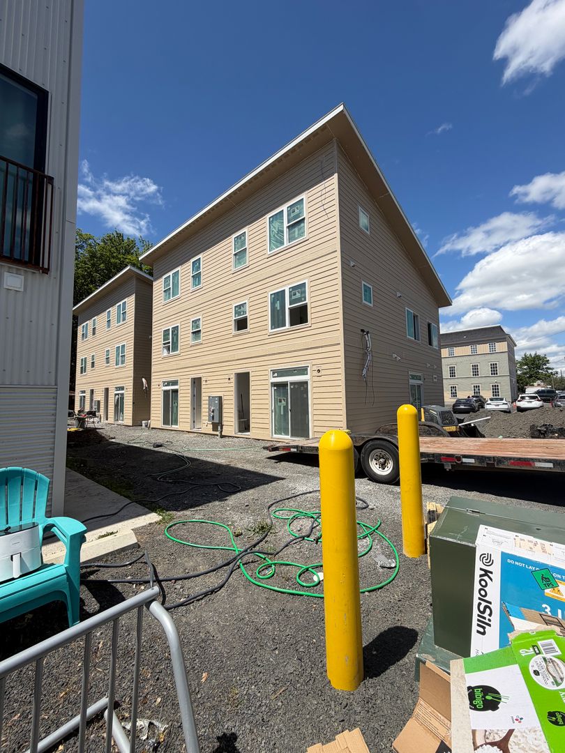 Moscow Apartment: 420 S Almon St